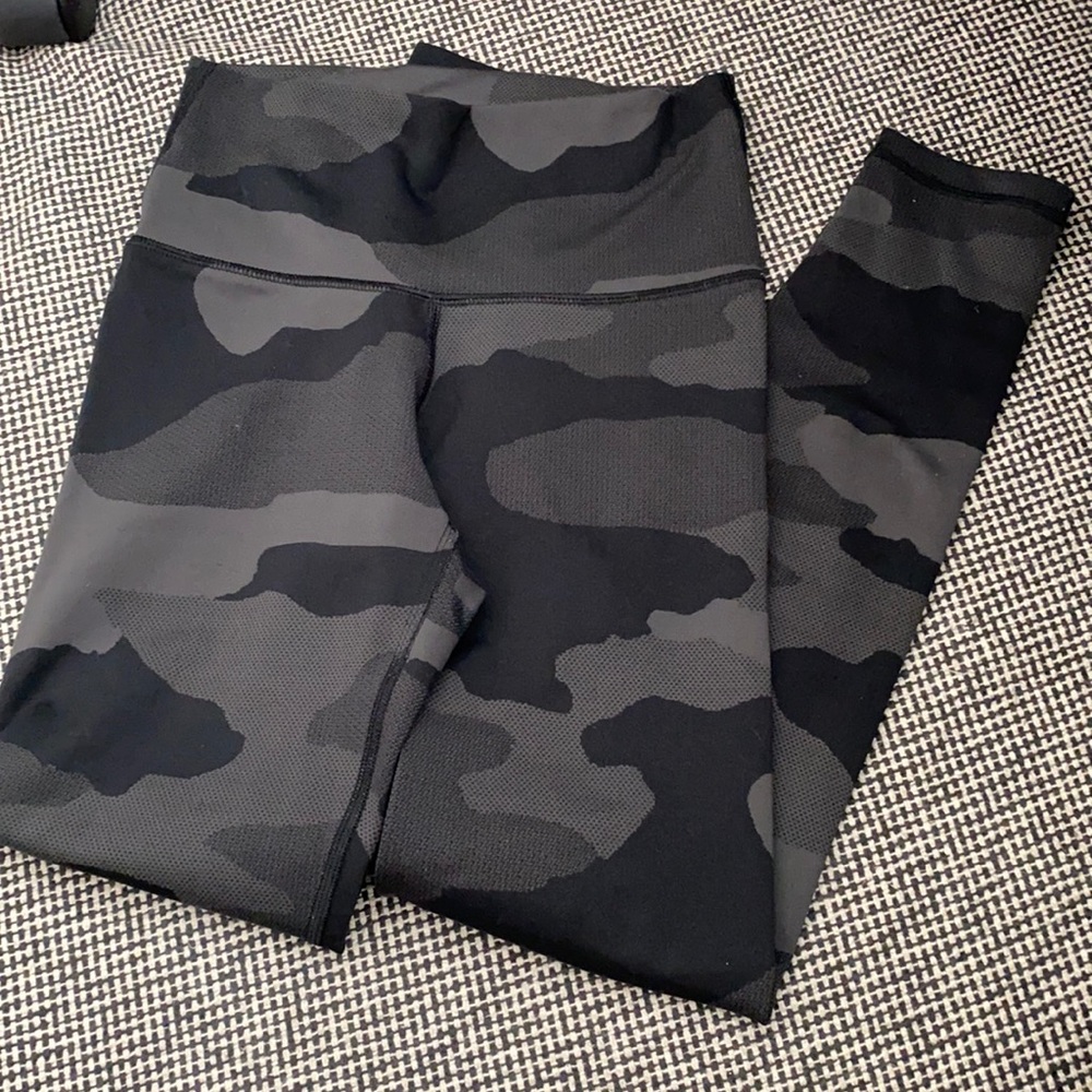 Aerie camo leggings